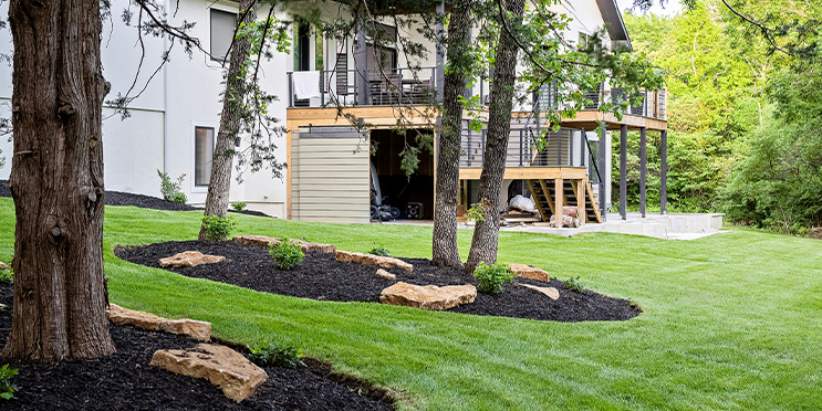 Hassle Free Lawn & Landscape Care | Overland Park, KS - Rounch-mulch